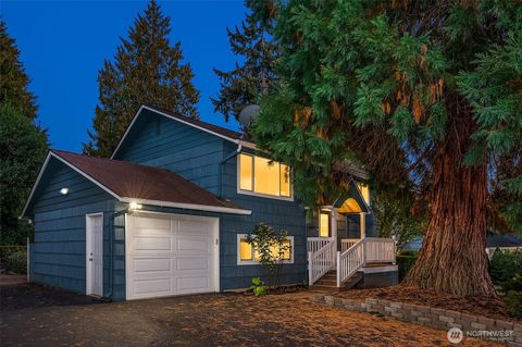 Photo of 12828 110th Avenue NE, Kirkland, WA 98034 (MLS # 2425767)