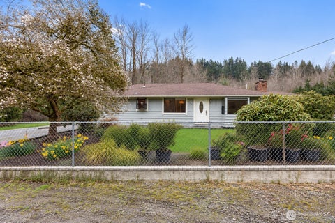 Photo of 15408 SE Jones Road, Renton, WA 98058 (MLS # 2591553)