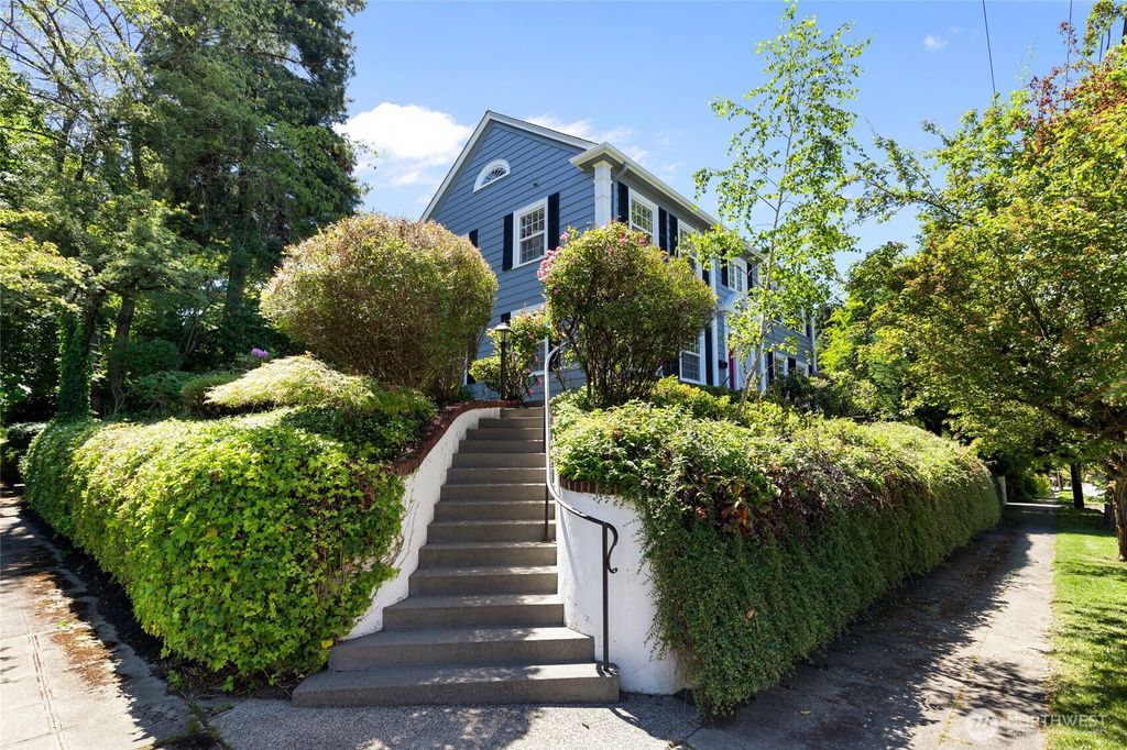 Photo of 817 E Shelby Street, Seattle, WA 98102 (MLS # 2406032)