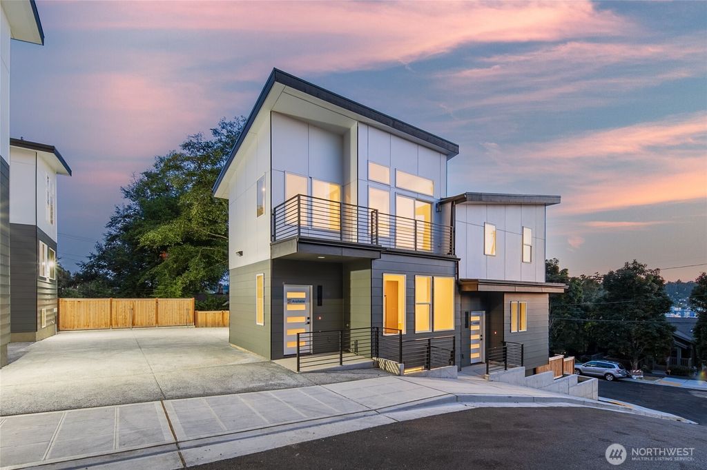 Photo of 2805 S Grand Street, Seattle, WA 98144 (MLS # 2498291)