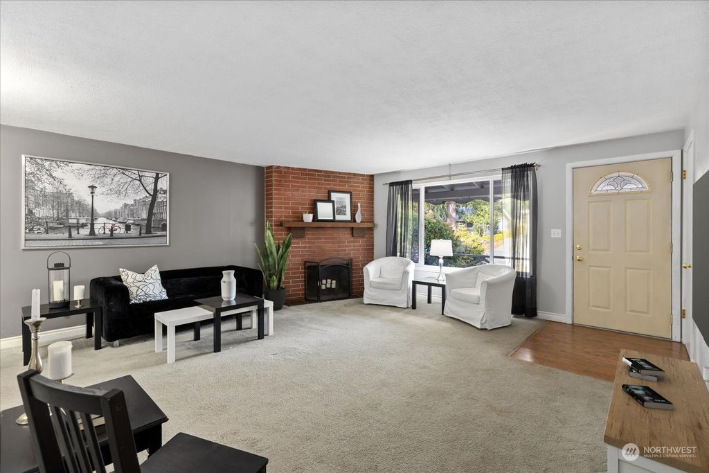 Photo of 917 S 321st Street, Federal Way, WA 98003 (MLS # 2326418)