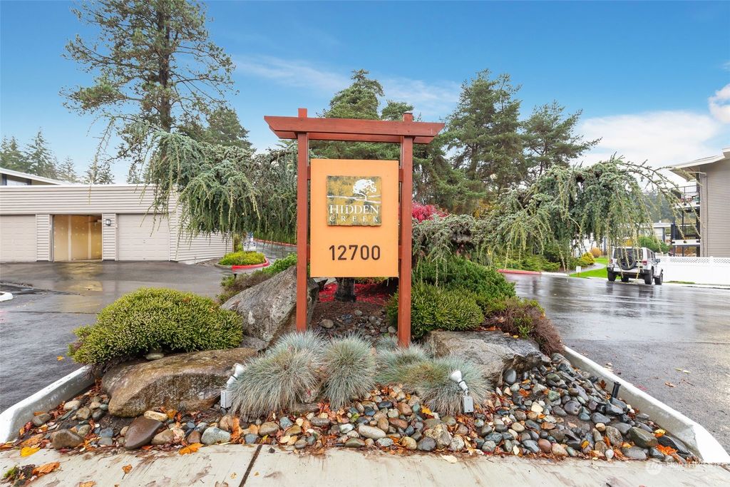 Photo of 12631 NE 9th Place #C207, Bellevue, WA 98005 (MLS # 2308558)