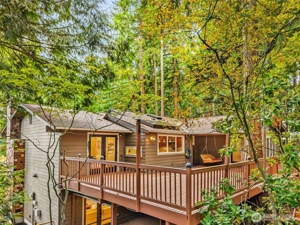 Photo of 10554 NE 150th Court, Bothell, WA 98011 (MLS # 2433308)