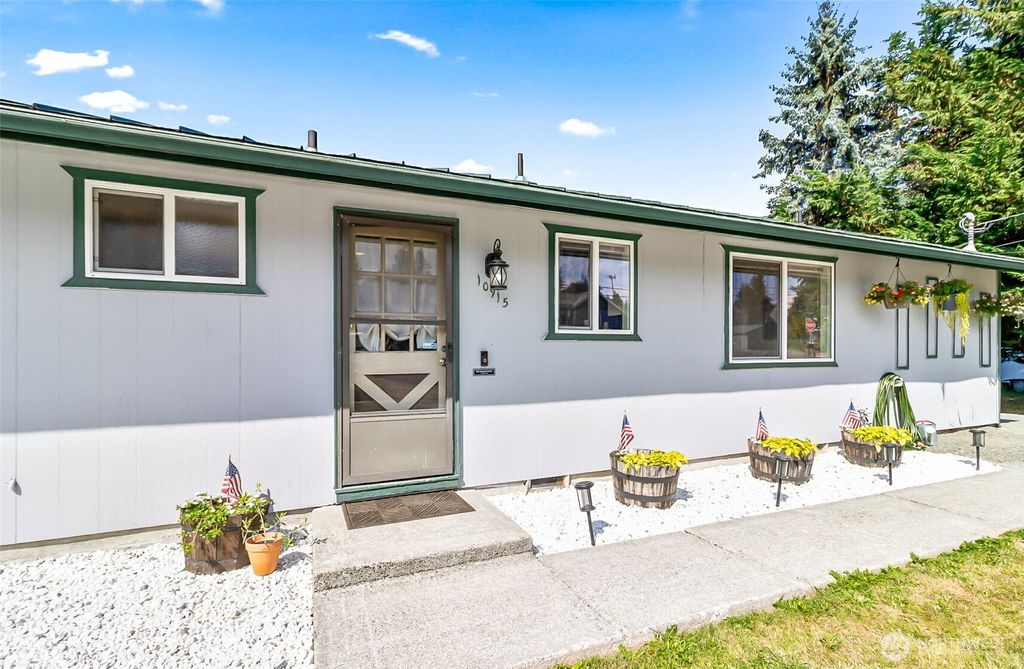 Photo of 10915 28th St NE St, Lake Stevens, WA 98258 (MLS # 2415220)
