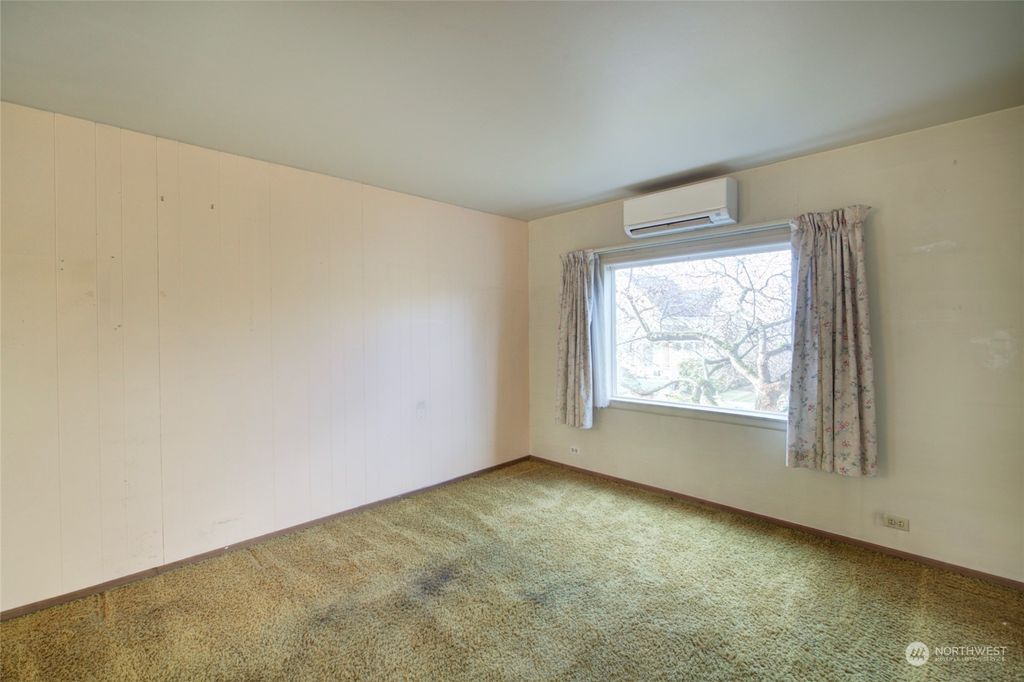 Photo of 6520 10th Avenue NW, Seattle, WA 98117 (MLS # 2030679)