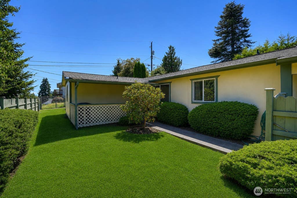 Photo of 3216 S 15th Street, Tacoma, WA 98405 (MLS # 2557538)