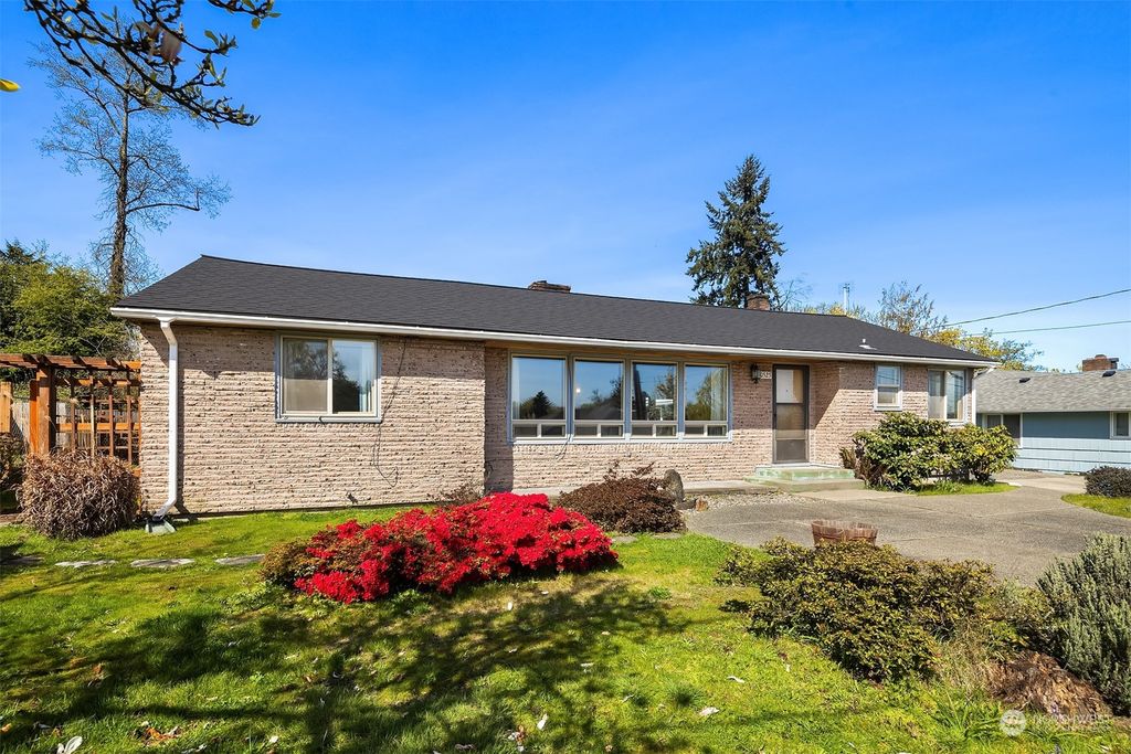 Photo of 10525 16th Avenue S, Seattle, WA 98168 (MLS # 2220001)