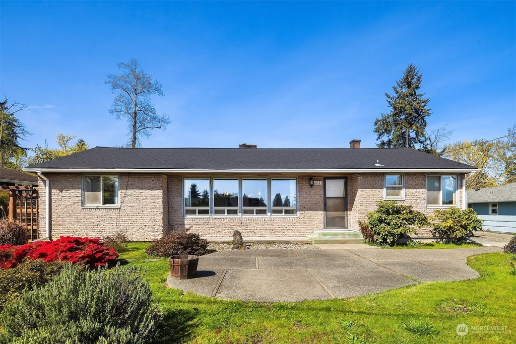 Photo of 10525 16th Avenue S, Seattle, WA 98168 (MLS # 2220001)