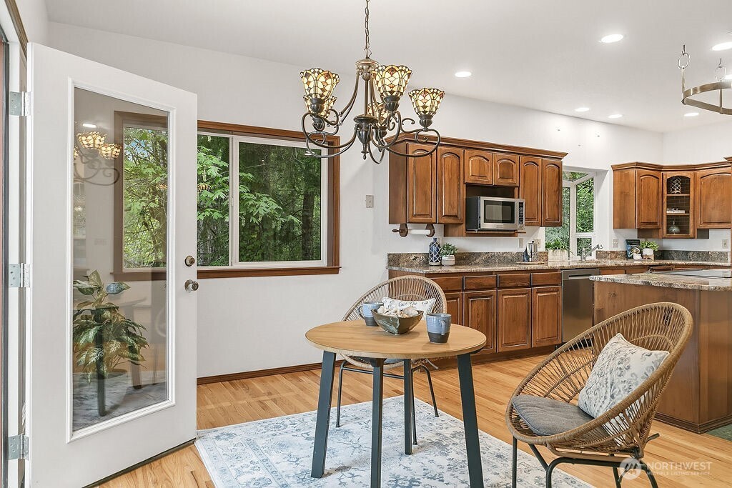 141 E WINTERWOOD Drive