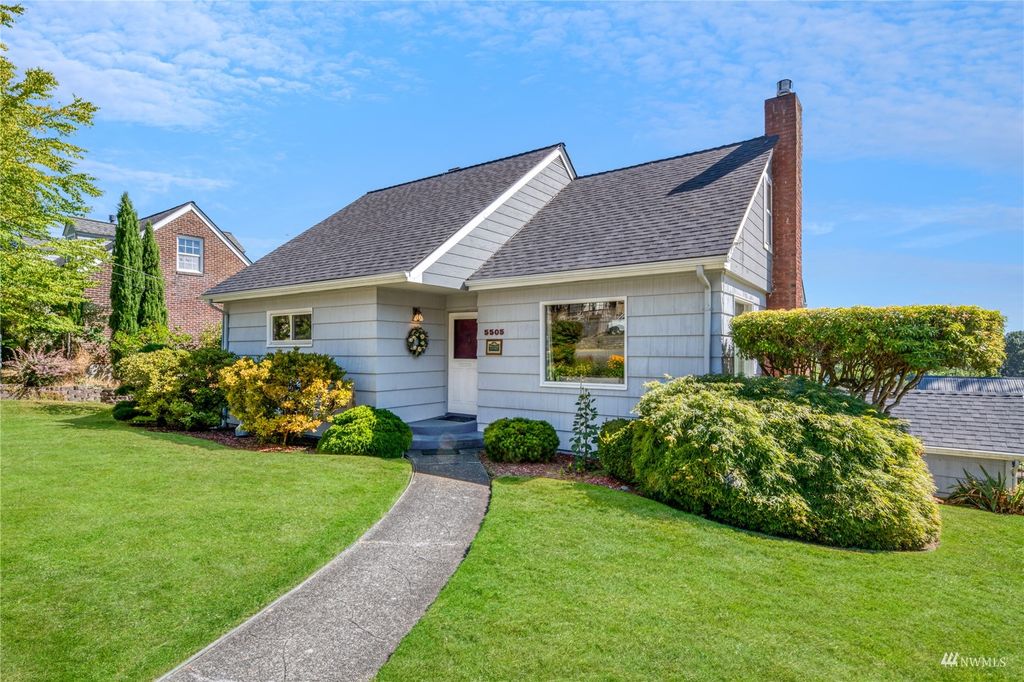 Photo of 5505 S 3rd Avenue, Everett, WA 98203 (MLS # 1983189)
