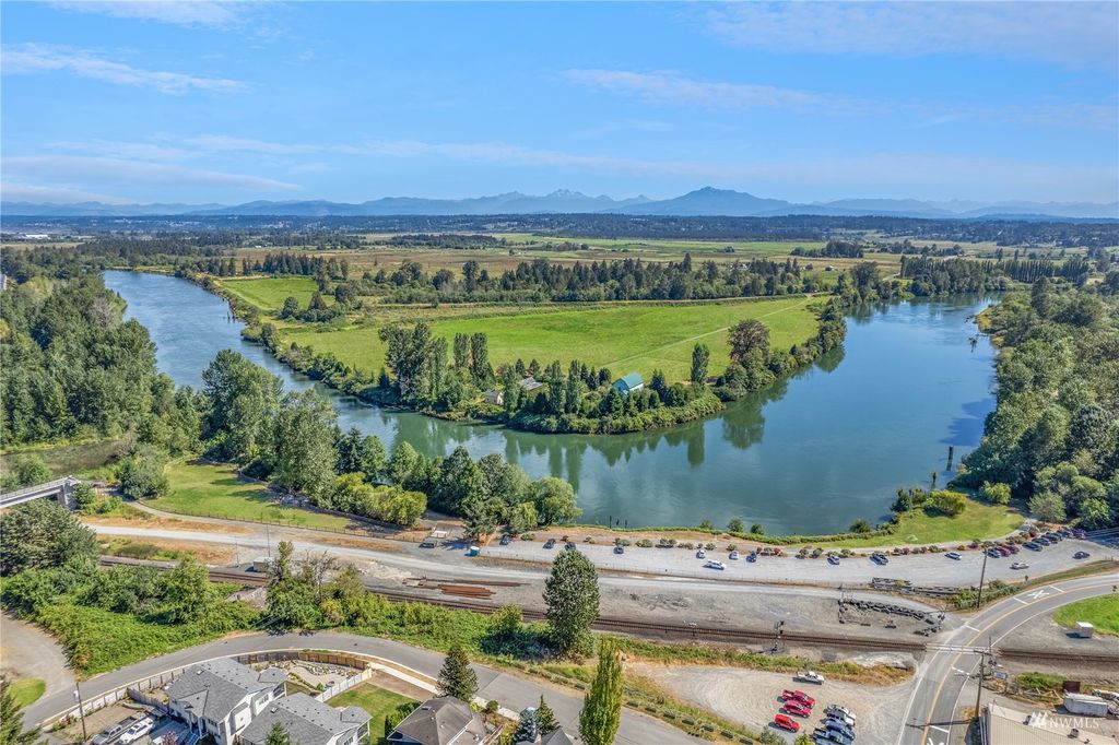 Photo of 5505 S 3rd Avenue, Everett, WA 98203 (MLS # 1983189)