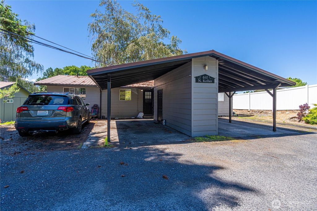Photo of 460 N Keller Avenue #A &amp; B, East Wenatchee, WA 98802 (MLS # 2540917)