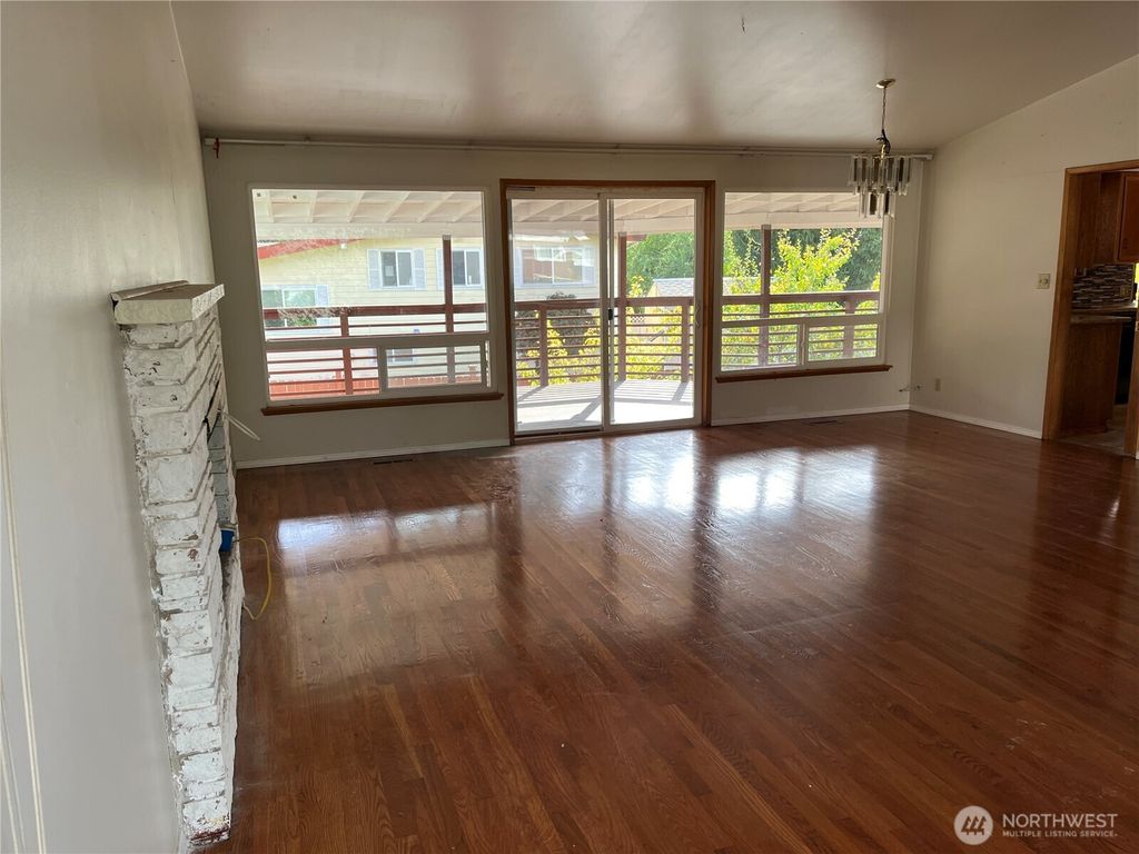 Photo of 15237 NE 3rd Street, Bellevue, WA 98007 (MLS # 2447655)