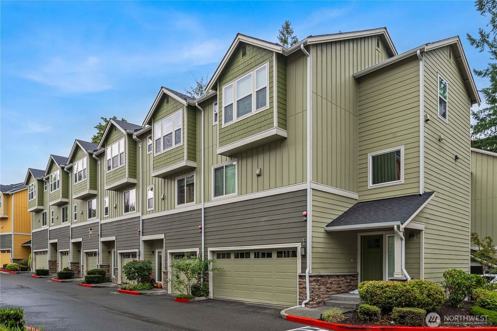 Photo of 23000 NE 8th St #E5, Sammamish, WA 98074 (MLS # 2444796)