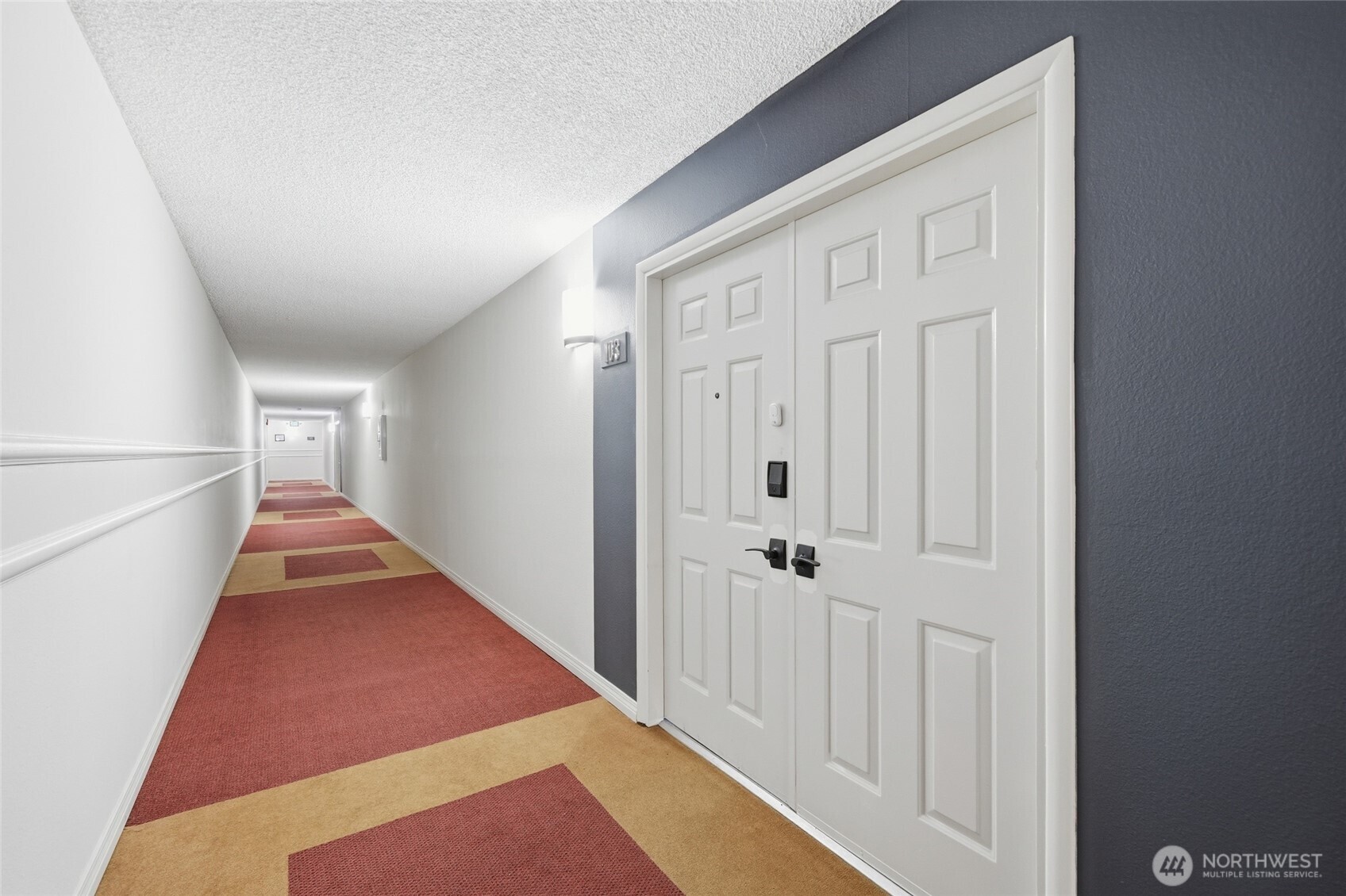 2565 Dexter Avenue N 103