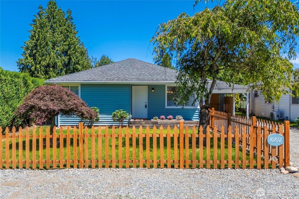 Photo of 10812 2nd Avenue S, Seattle, WA 98168 (MLS # 2401072)