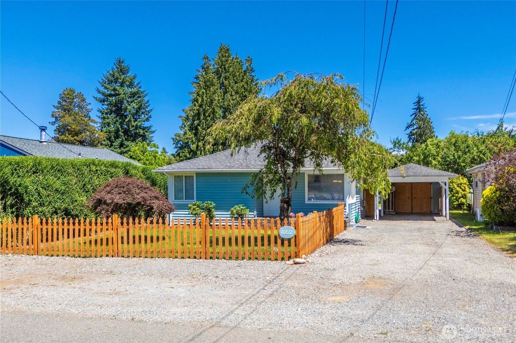 Photo of 10812 2nd Avenue S, Seattle, WA 98168 (MLS # 2401072)