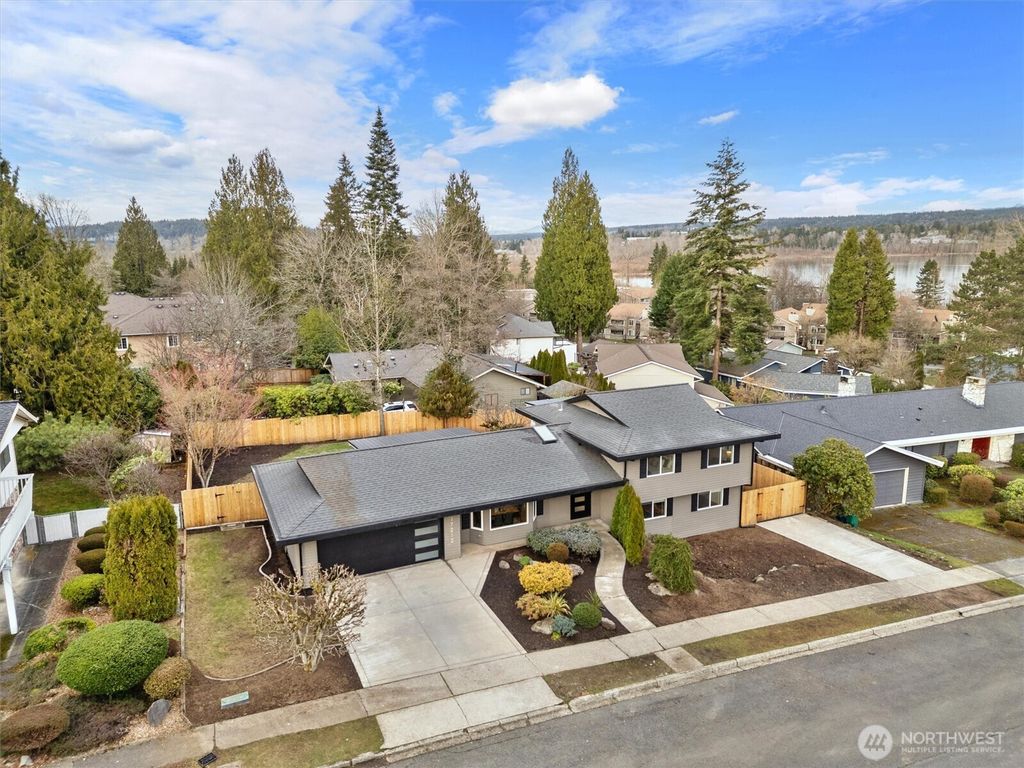 Photo of 17212 NE 42nd Street, Redmond, WA 98052 (MLS # 2334608)