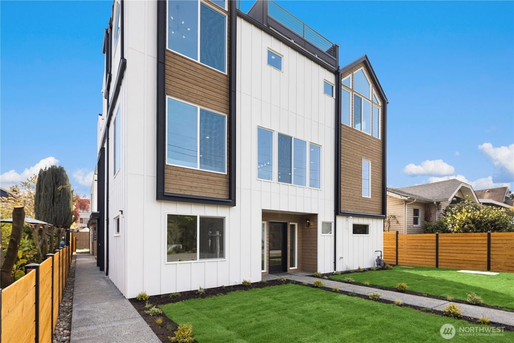 Photo of 319 NW 87th Street, Seattle, WA 98117 (MLS # 2511193)