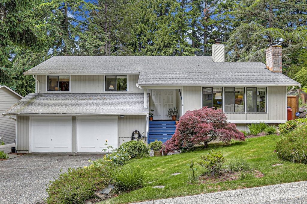 Photo of 19727 41st Avenue NE, Lake Forest Park, WA 98155 (MLS # 2128802)