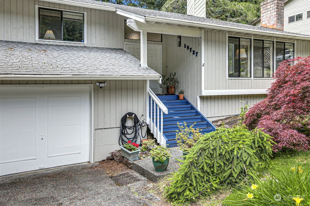 Photo of 19727 41st Avenue NE, Lake Forest Park, WA 98155 (MLS # 2128802)