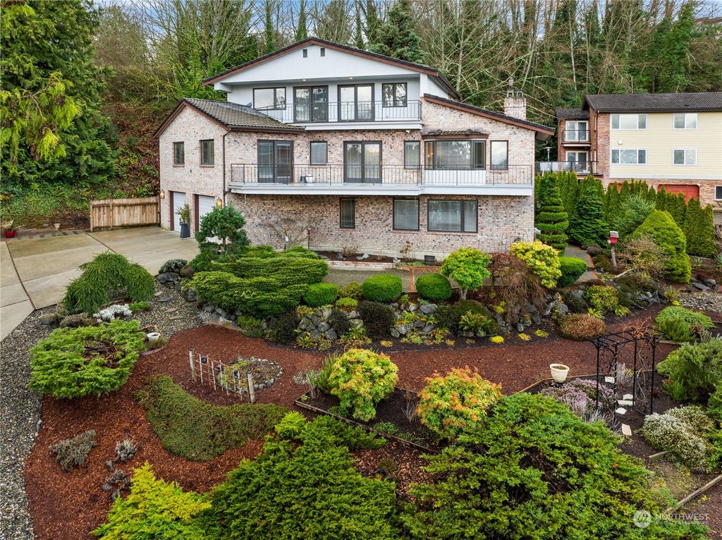 Photo of 14323 40th Avenue NE, Seattle, WA 98125 (MLS # 2201936)