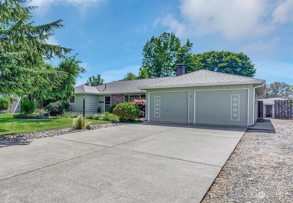 Photo of 20408 119th Avenue SE, Kent, WA 98031 (MLS # 2078413)
