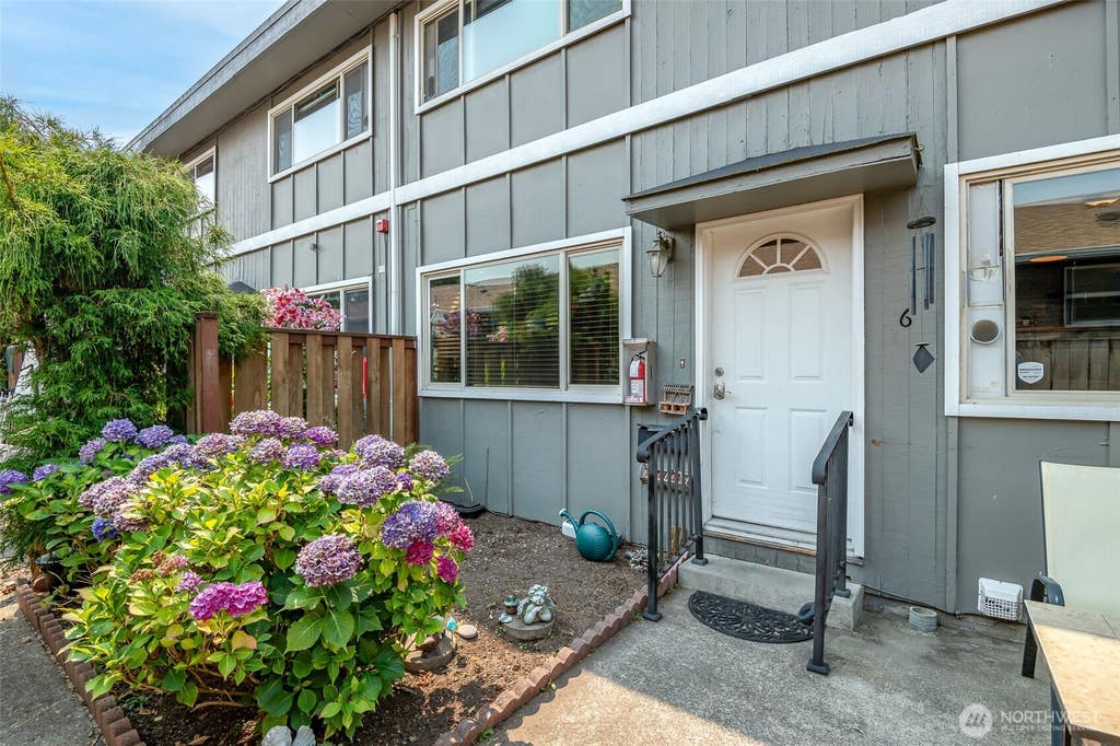 Photo of 708 N L Street #6, Tacoma, WA 98403 (MLS # 2564076)