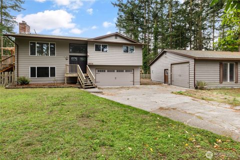 Photo of 1904 Fir Woods Place, Oak Harbor, WA 98277 (MLS # 2453093)