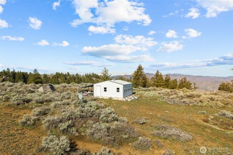 Photo of 104 Yarrow Lane, East Wenatchee, WA 98802 (MLS # 2504828)