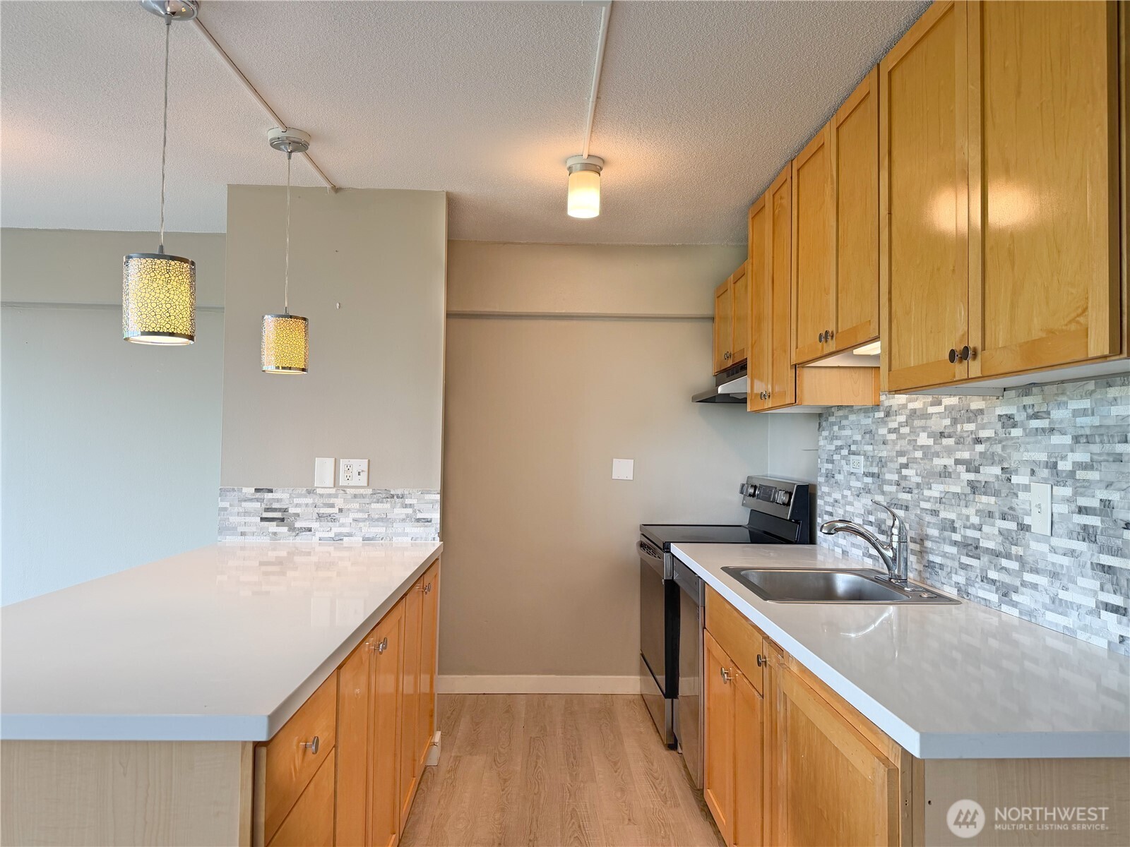 235 Broadway 260