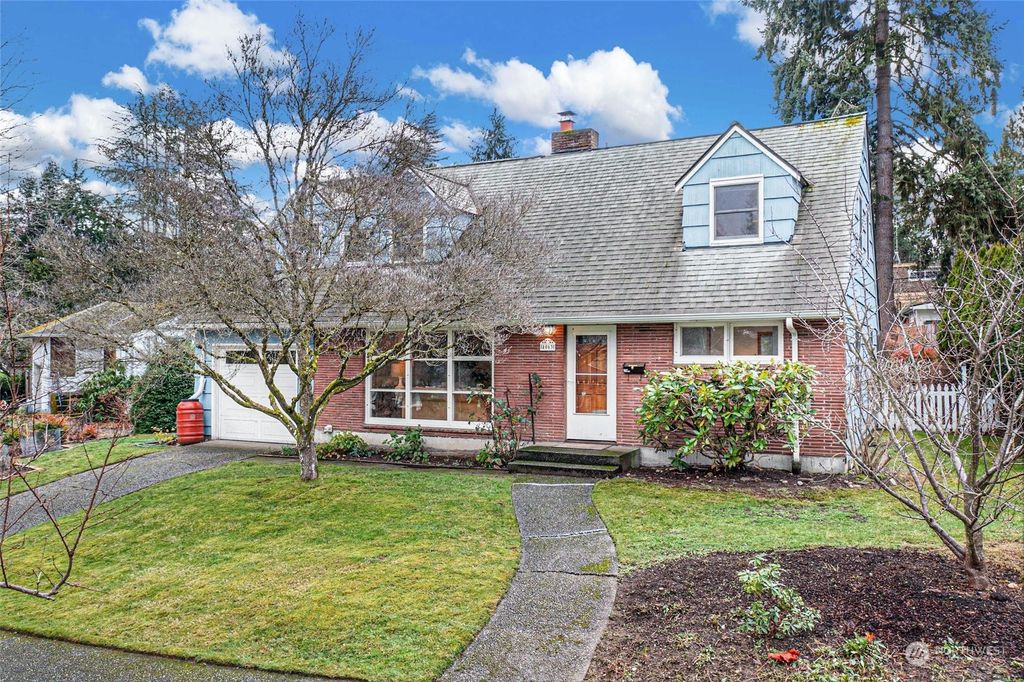 Photo of 4063 NE 87th Street, Seattle, WA 98115 (MLS # 2189302)