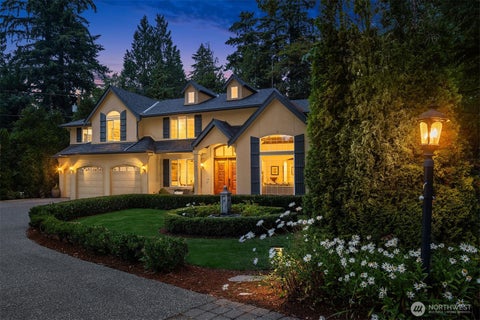 Photo of 12022 NE 97th Street, Kirkland, WA 98033 (MLS # 2557805)