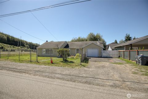 Photo of 2001 Coolidge Street, Aberdeen, WA 98520 (MLS # 2424914)