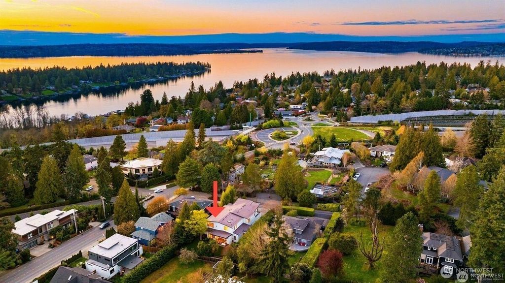 Photo of 9215 NE 32nd Street, Clyde Hill, WA 98004 (MLS # 2524802)