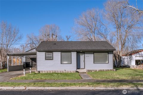 Photo of 1820 W Lakeside Drive Dr, Moses Lake, WA 98837 (MLS # 2458601)