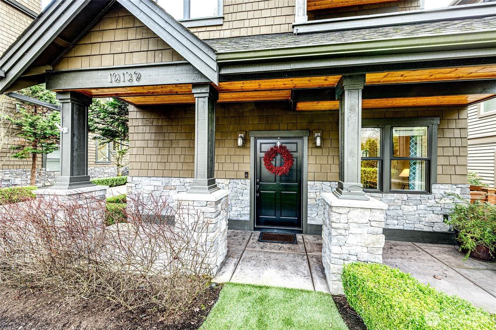 Photo of 10139 NE 62nd Street #A, Kirkland, WA 98033 (MLS # 2485936)