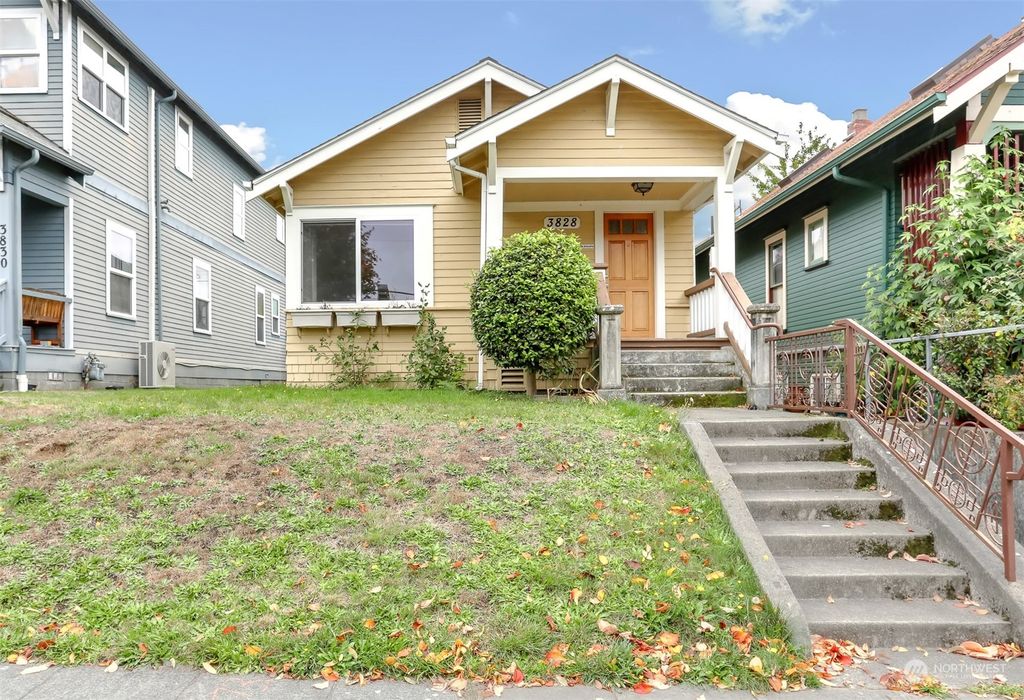 Photo of 3828 Linden Avenue N, Seattle, WA 98103 (MLS # 2305012)