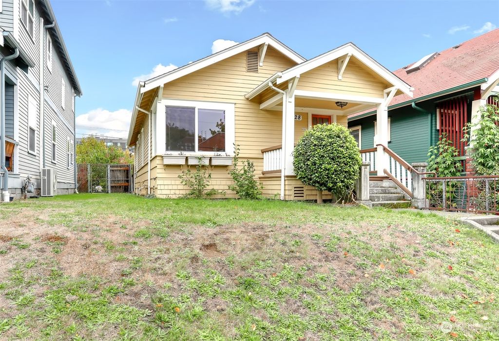Photo of 3828 Linden Avenue N, Seattle, WA 98103 (MLS # 2305012)