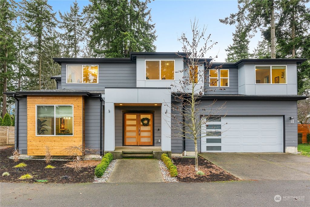 Photo of 715 Newport Court NE, Renton, WA 98056 (MLS # 2192421)