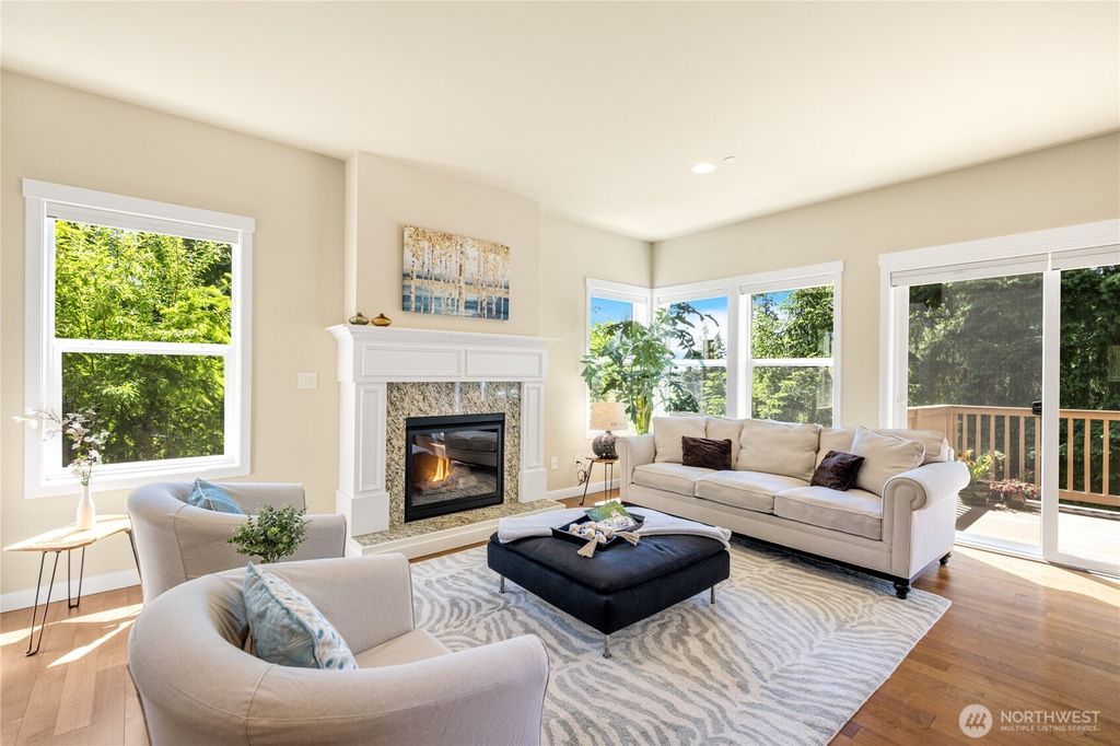 Photo of 1501 209th Avenue NE, Sammamish, WA 98074 (MLS # 2405021)