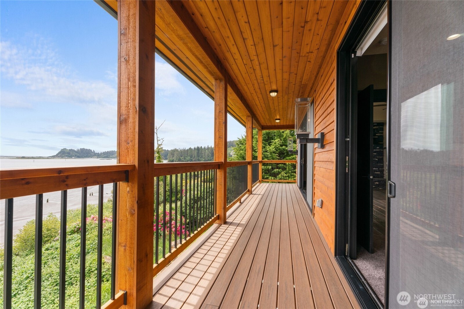 182 Robert Gray Drive SW