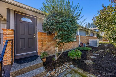 21419 3rd Avenue S Des Moines WA 98198