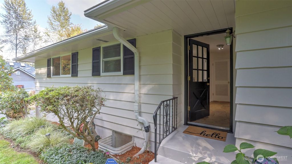 Photo of 12125 SE 200th Street, Kent, WA 98031 (MLS # 2354837)