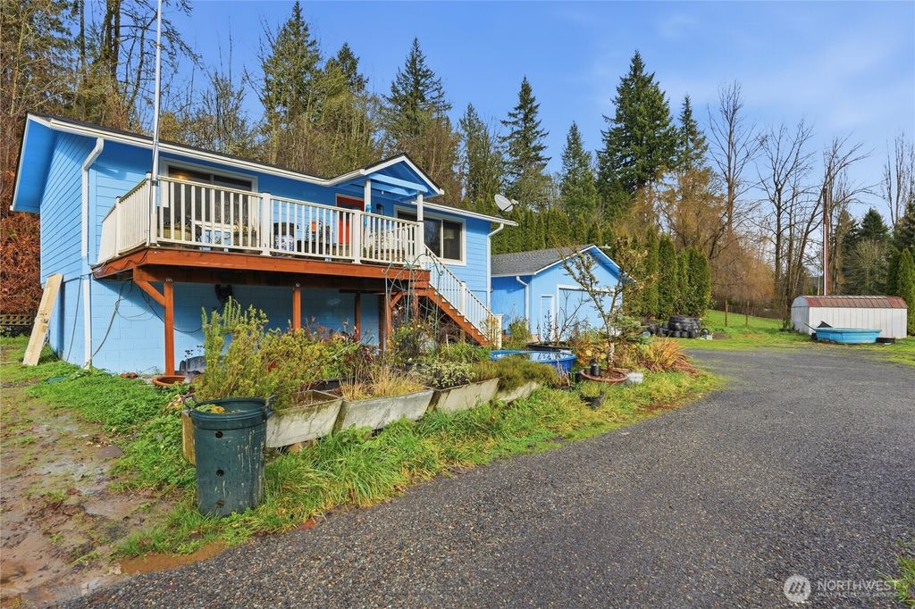 Photo of 120 Sandy Bend Road, Castle Rock, WA 98611 (MLS # 2460094)