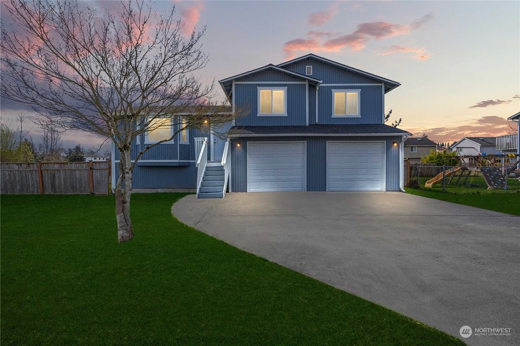 Photo of 241 Valley View Drive, Pacific, WA 98047 (MLS # 2049087)