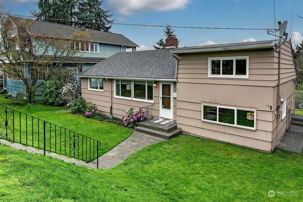 Photo of 8907 2nd Avenue NE, Seattle, WA 98115 (MLS # 2214755)