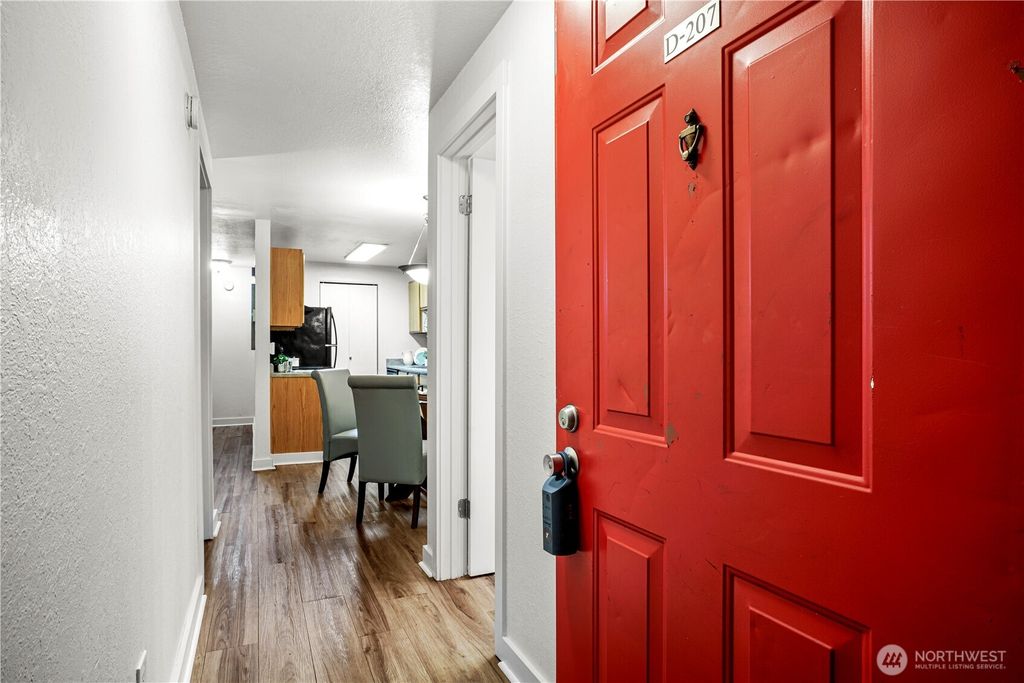 Photo of 16817 Larch Way #D207, Lynnwood, WA 98037 (MLS # 2426940)