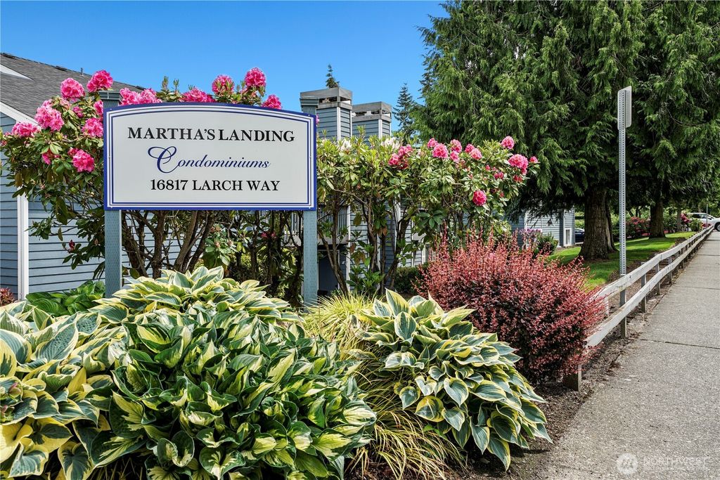 Photo of 16817 Larch Way #D207, Lynnwood, WA 98037 (MLS # 2426940)