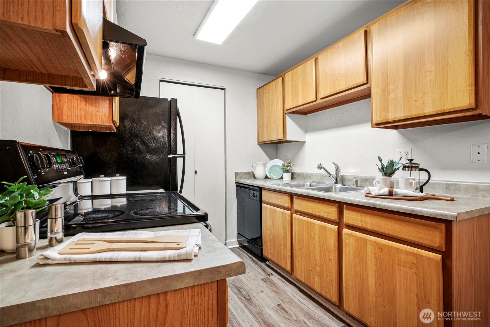 16817 Larch Way D207